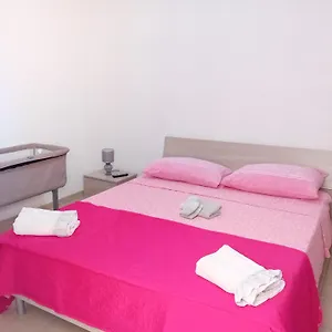 Tanoelvira , Reitani Italia